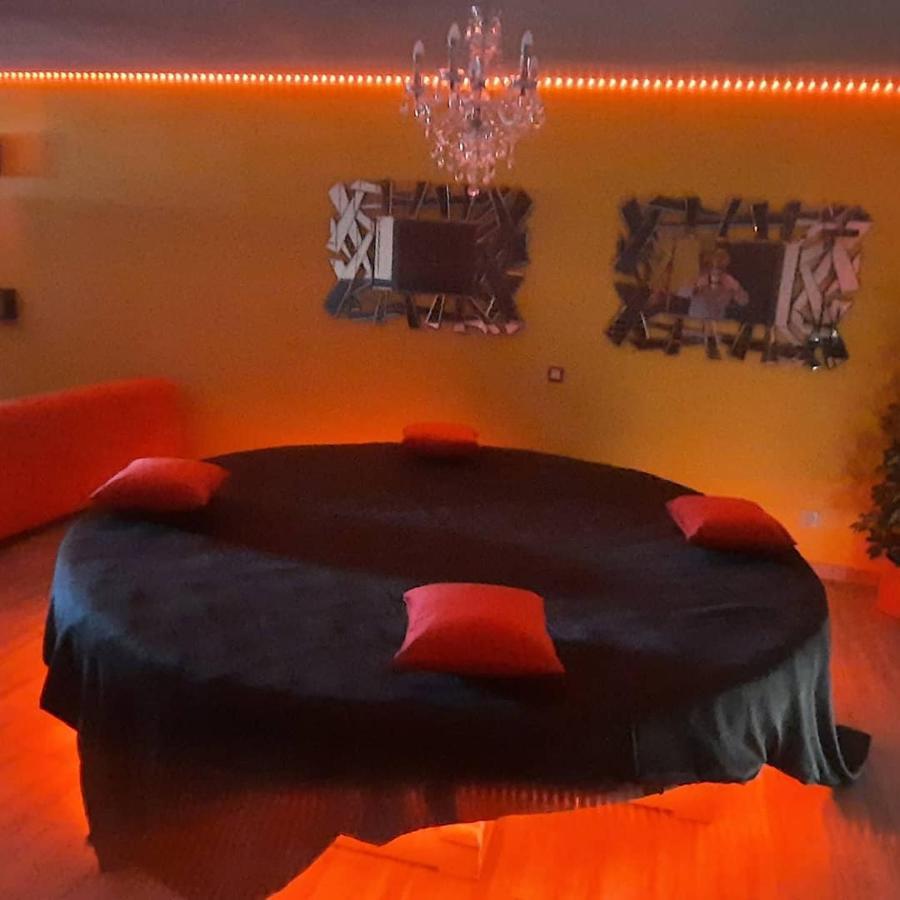 L'Essence Du Désir - Room Love Saint-Germain  Extérieur photo